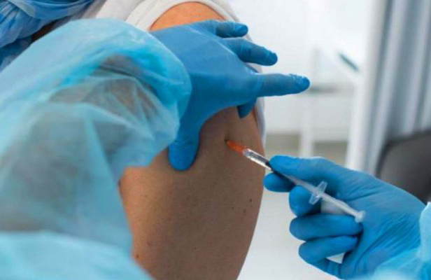Ecuador exigirá vacuna contra la fiebre amarilla a viajeros procedentes del Perú 
