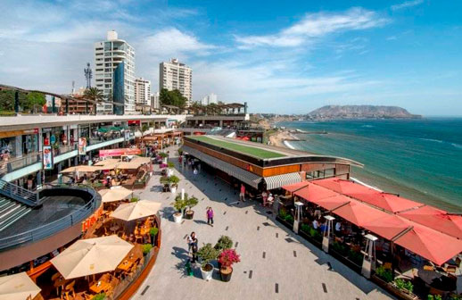 Clausuran temporalmente Larcomar tras el sismo en Lima