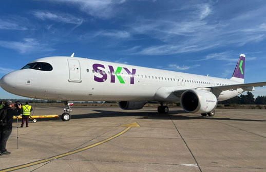 Sky Airline y United Airlines sellan alianza para ampliar conexiones