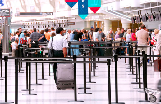 El turismo internacional creció 4 % en 2025, con resultados mixtos en las Américas