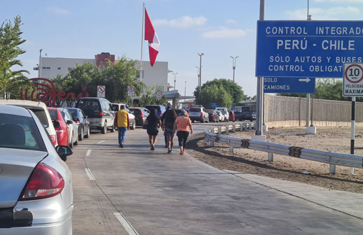 Chile levanta zanjas y muros en la frontera con Tacna