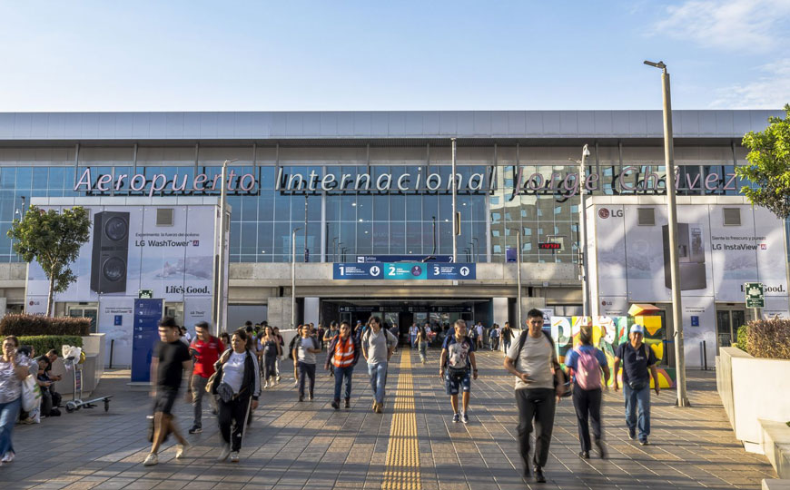 Aeropuerto Jorge Chávez reduce más de 10 mil toneladas de CO₂ y renueva certificación ambiental internacional