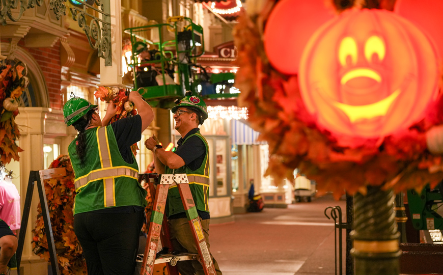 Halloween toma Walt Disney World con el talento latino 