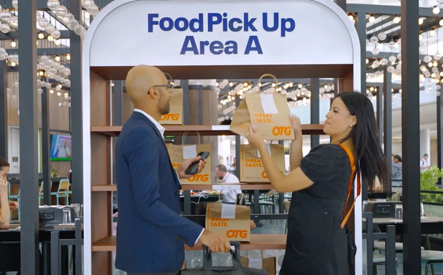 United prueba un nuevo sistema para retirar comidas junto a la puerta de embarque