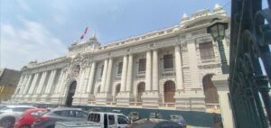 Fachada del Palacio Legislativo, sede del Congreso de la República del Perú