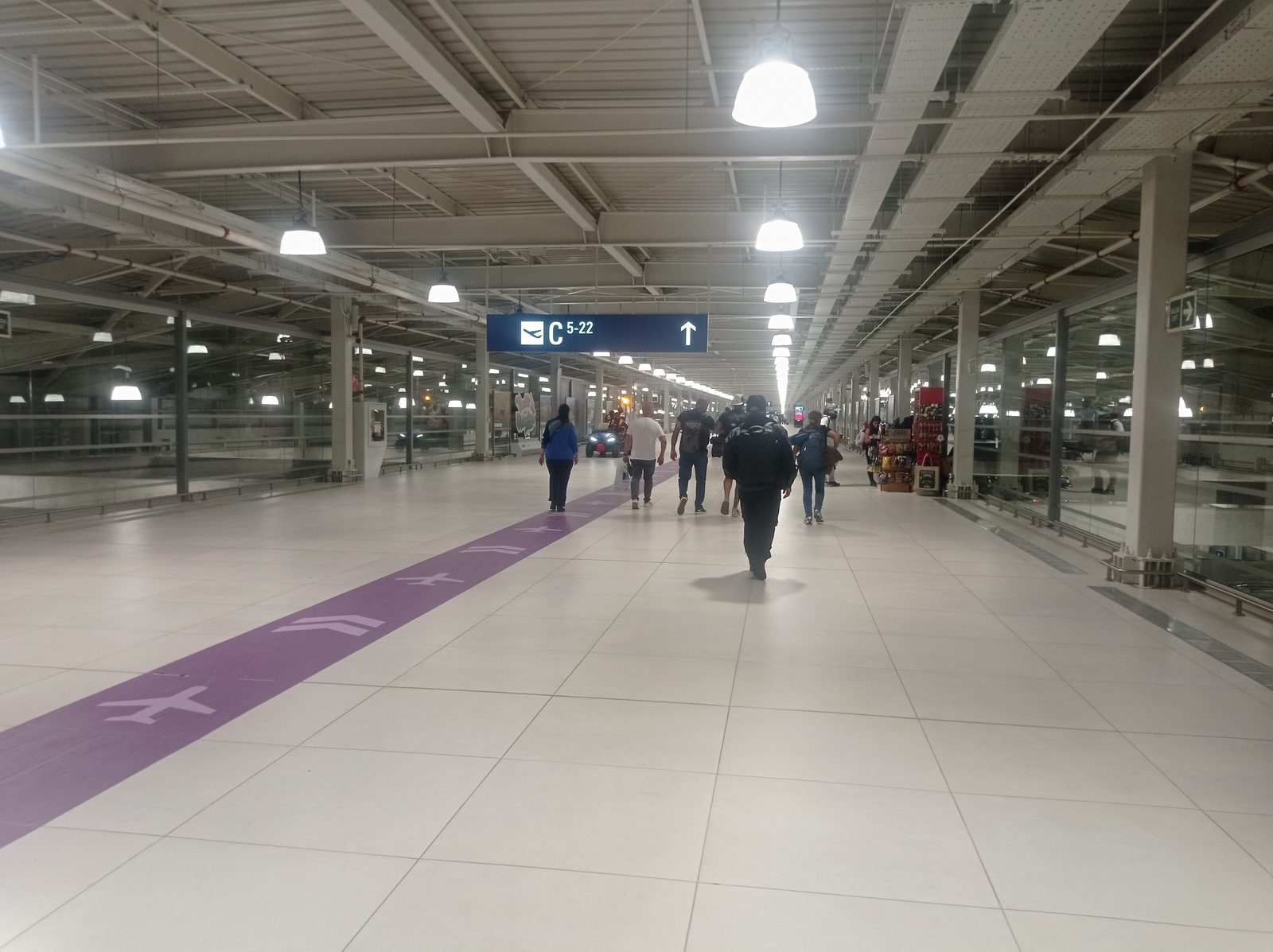 Foto: Entorpeditt — CC0 (Wikimedia Commons), https://commons.wikimedia.org/wiki/File:Aeropuerto_Jorge_Chavez_2025a.jpg