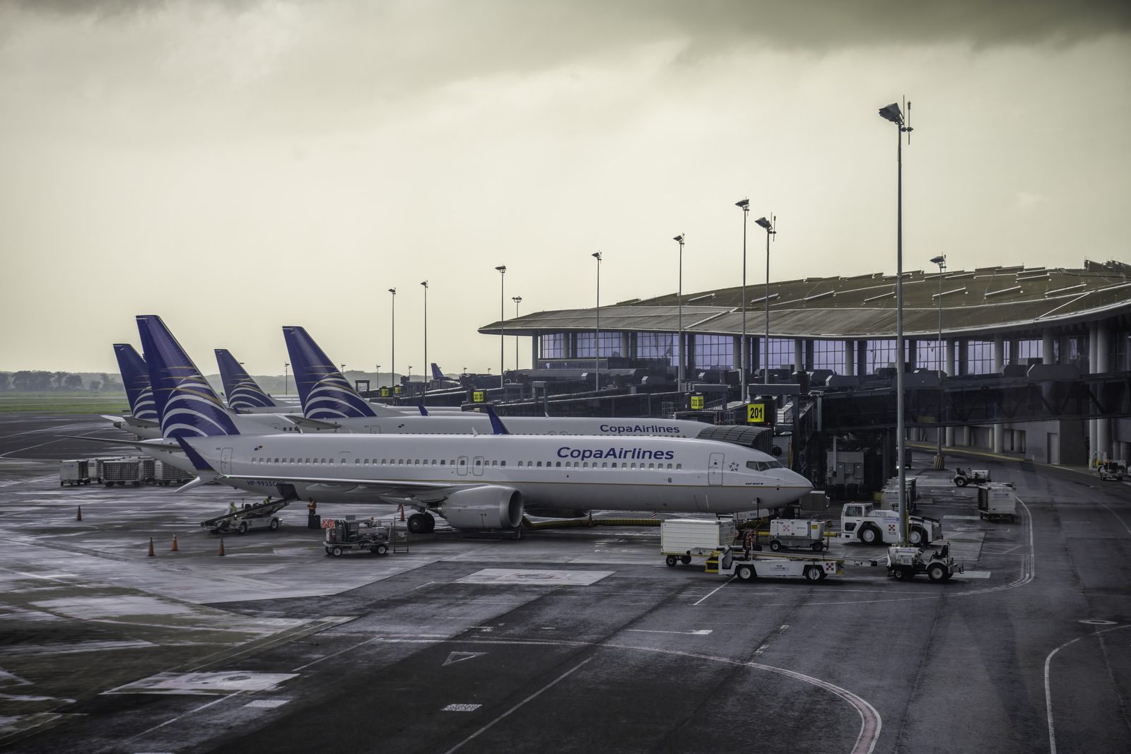 Foto: Wilfredor — CC0 (Wikimedia Commons), https://commons.wikimedia.org/wiki/File:HP-9925CMP_Copa_Airlines_Boeing_737_MAX_9_at_Tocumen_International_Airport_01.jpg