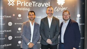 Panel de PriceTravel Holding en un evento de la compañía